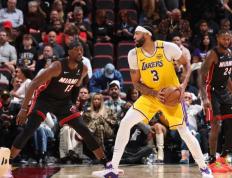 九游体育-浓眉哥遭遇三连败，加拿大队教练面临压力！的简单介绍