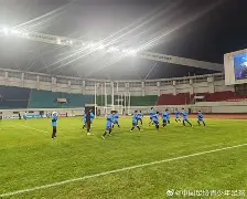 九游体育-足球锦标赛,皖南铁骑队与庐州海豚队翻盘,阵地战处理得当!轮换效果显现的简单介绍