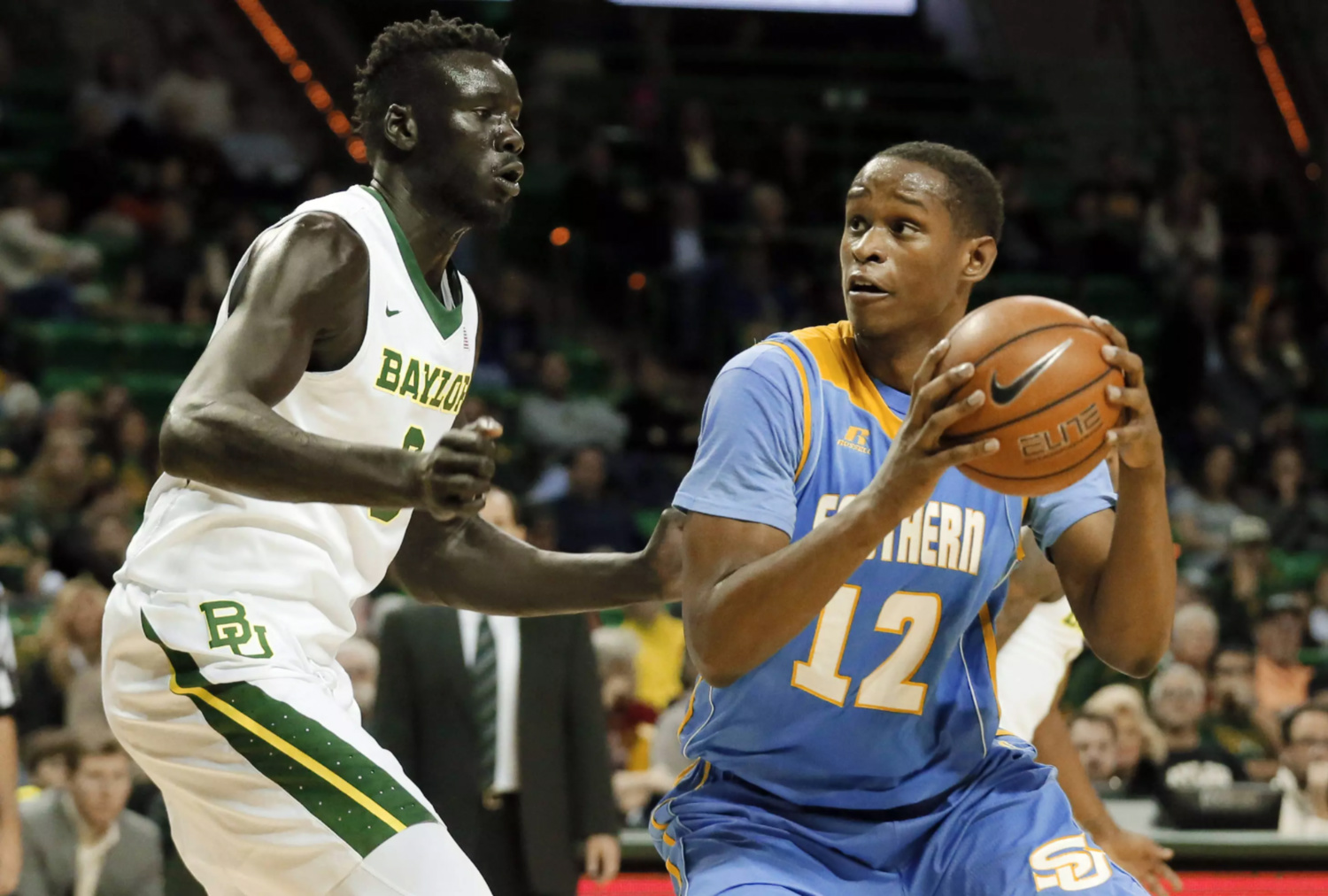 九游- 马拉松夜战:岭东飞鹰队鏖战钱塘犀牛队,速度优势明显关键战拿下信心