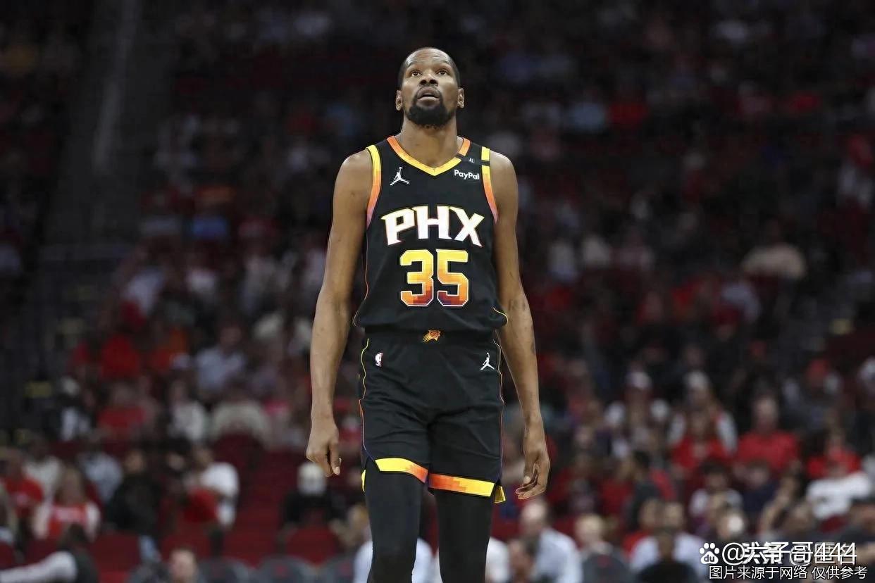 九游-杜兰特新星险胜表现突出，美国队前途光明！引发球迷热议(杜兰特工地图)