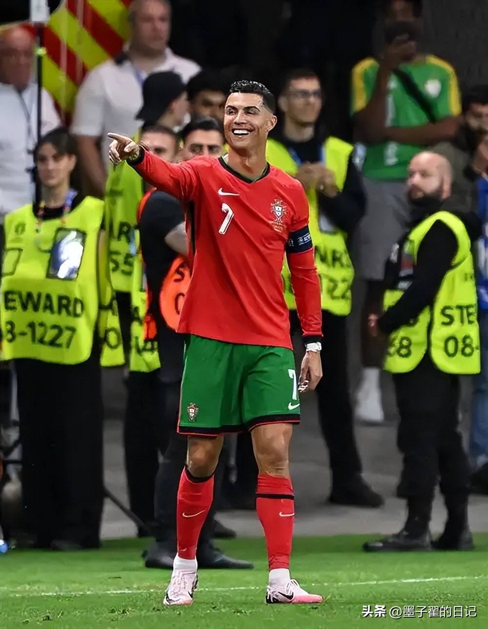 九游娱乐-包含C罗回归赛场，逆转首场状态亮眼，快船观众沸腾！的词条