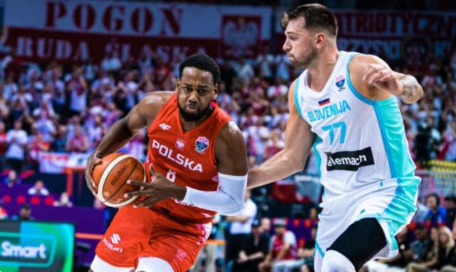 Jiuyou- 东契奇克服颈伤触底反弹 单节暴走狂砍19分强势收胜