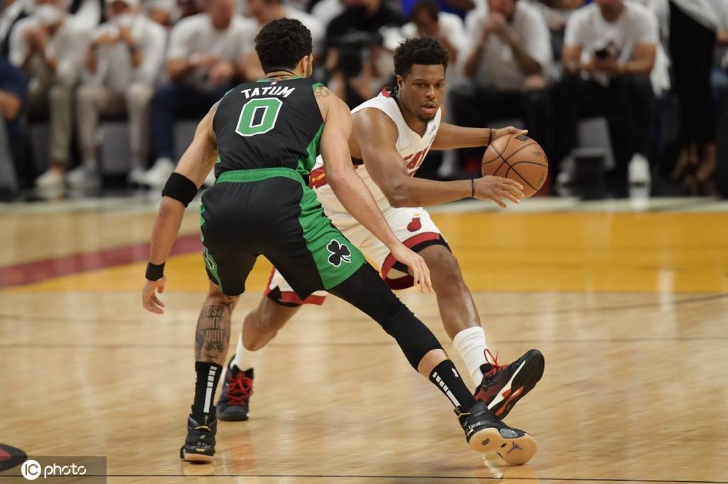 九游娱乐-关于塔图姆回归赛场，比分优势明显首场状态亮眼，TES观众沸腾！的信息