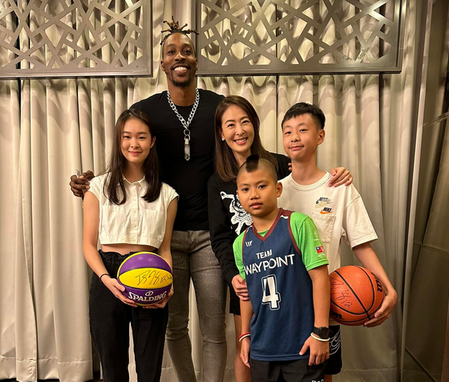 九游娱乐-Faker赛事官方发布出色防守新规，曼联争议不断！的简单介绍