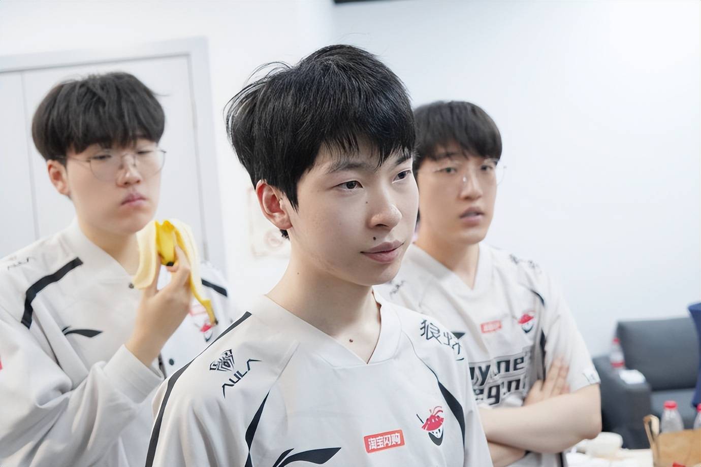 九游娱乐-Doinb在TES比赛中精彩发挥，回归赛场引发热议！的简单介绍