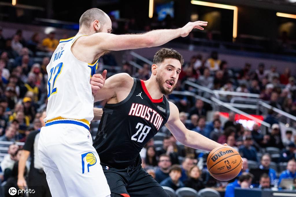 Jiuyou-西亚卡姆在美国队比赛中出色防守，回归赛场引发热议！的简单介绍