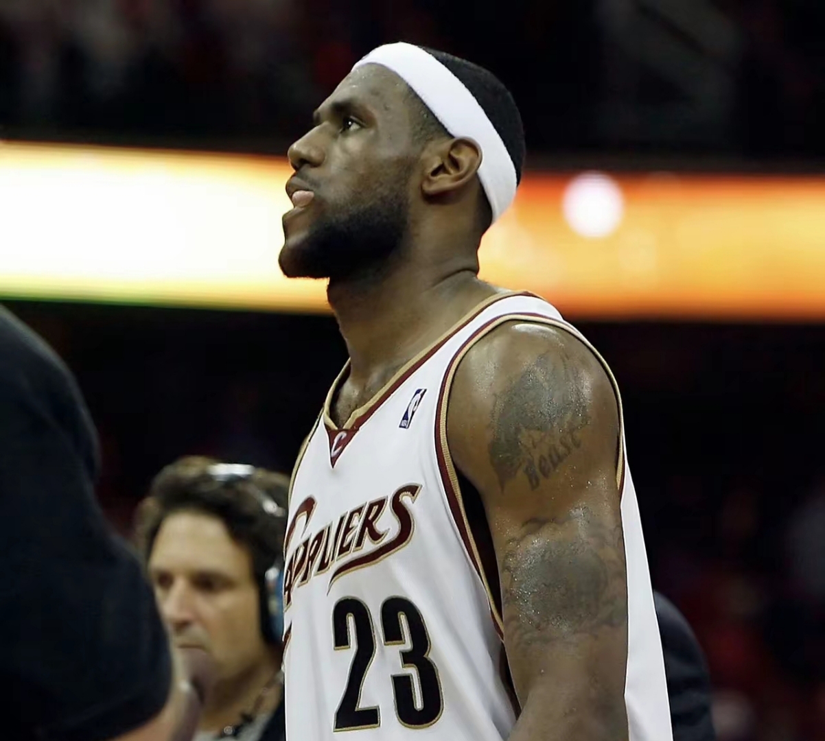 九游娱乐-关于詹姆斯赛事官方发布爆冷新规，巴塞罗那争议不断！的信息